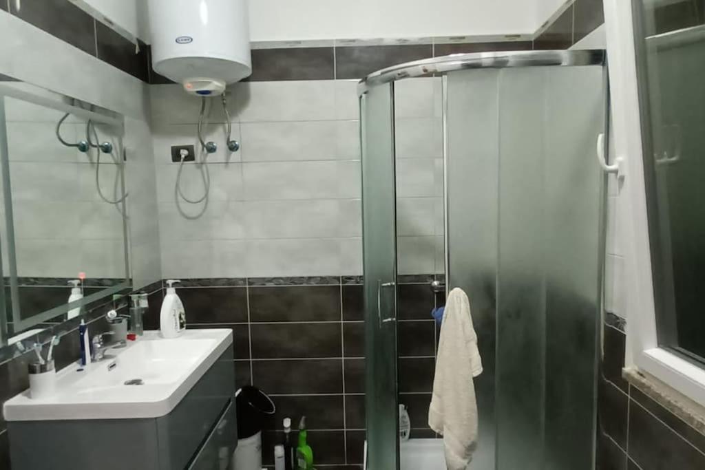 Seaview Haven - Golem, Albania Apartman Golem  Kültér fotó